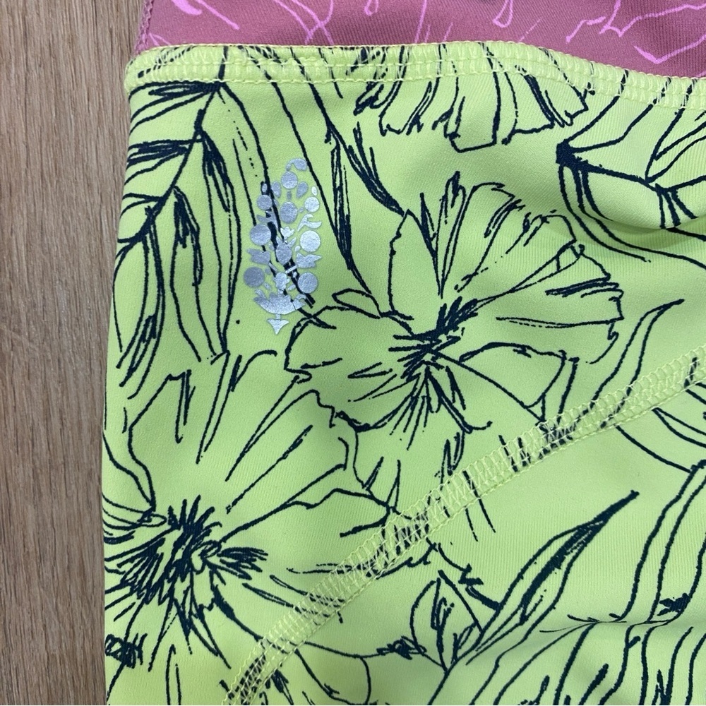🌟FREE PEOPLE MOVEMENT🌟 ELECTRIC LIME FIRED UP BIKE SHORTS YELLOW/PINK SZ M - Picture 5 of 6